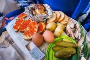Топ-10 авиакомпаний СНГ,  в которых кормят вкуснее всех