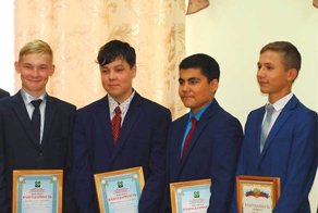 Четыре школьника из Янаула обезвредили преступника, напавшего на малыша