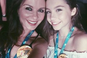 14-летняя дочь Кэтрин Зета-Джонс растет настоящей красавицей