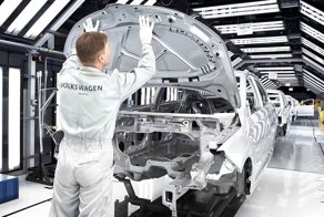 Volkswagen 10 лет завозил в Россию бензин для новых авто