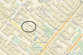 В этот небольшой Питерский дворик-пенал мы попали случайно летом этого года