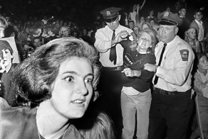 Хроника The Beatles: 23 фото-свидетельства сумасшедшей битломании