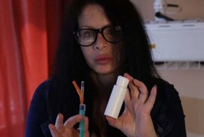 45-летняя актриса вкалывает себе древние сибирские бактерии ради «вечной молодости»