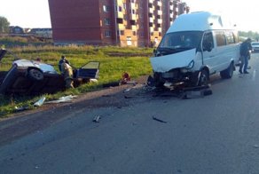 Авария дня. В Башкирии "девятка" врезалась в маршрутку