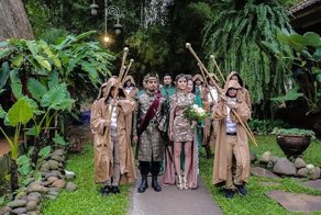 Пара фанатов "Игры престолов" сыграла свадьбу в стиле сериала