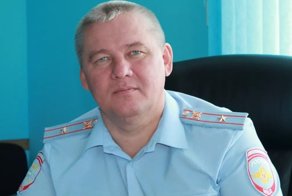 Начальник ГИБДД в Чистополе во время дорожного конфликта с «камазистом»: Давай документы, не будешь