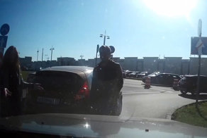 Санитар леса и девушка на Форде