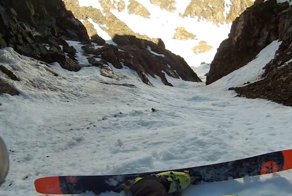 Спортсмен потерял лыжу на высоте 1500 метров