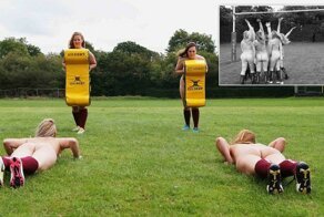 Британские регбистки разделись догола, чтобы пополнить командный бюджет