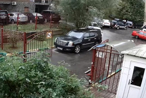 Дедушка за 20 секунд протаранил несколько автомобилей