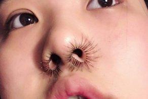 Накладные волосы в носу - новая шок-мода из инстаграма!