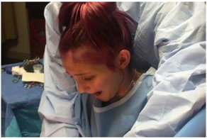 Нешуточные эксперименты с детской психикой: 12-летняя девочка приняла роды у своей матери