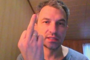 Буйного украинского журналиста пришлось вытаскивать из самолета с помощью полиции