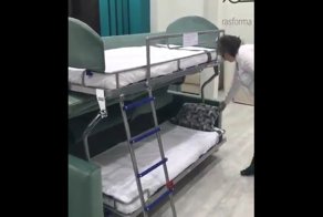 Лёгким движением руки, кровать превращается