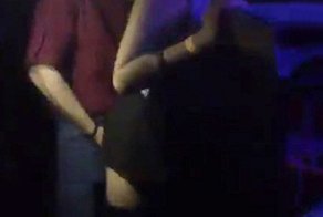 В сеть попало видео, как в ночном клубе молодые люди занялись сексом под Nirvana