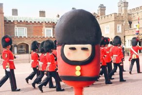 Торт-эскимо: кондитер создает маленькие, но очень красивые торты на палочке