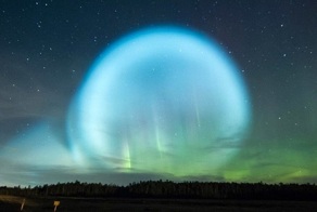 Над Сибирью появился гигантский светящийся шар