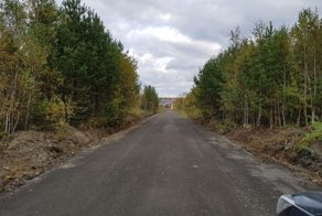 Жители поселка под Екатеринбургом сами скинулись на новую дорогу