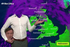 В честь Хэллоуина британский телеведущий лишился головы на своем рабочем месте