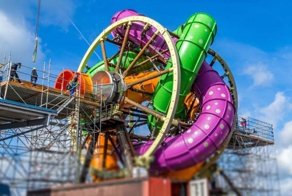 Эта колесообразная водная горка закружит голову похлеще любого самого экстремального аттракциона