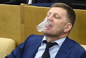 Американцам показали будни Государственной Думы России... и забурлило