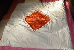 Почему советские пододеяльники с ромбивидными дырками посеридине?