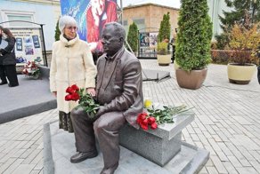 В Самаре открыли памятник Эльдару Рязанову