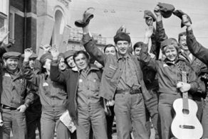 «Что у вас, ребята, в рюкзаках?»