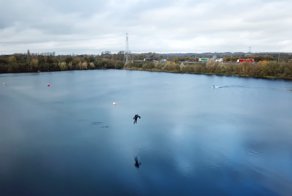 50 км/ч в летающем костюме над водой