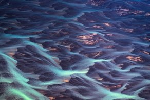 От водопадов и дикой природы до северного сияния: завораживающая красота Исландии в объективе дрона