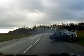Под Гурьевском столкнулись два автомобиля