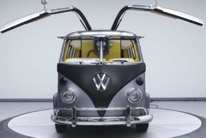 Хиппибас Volkswagen превратили в машину из "Назад в будущее"