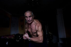 Как 70-летний бодибилдер решил не стареть