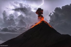 Фотографии извержения вулкана Фуэго