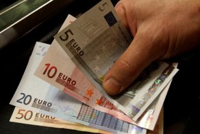 Дедуля отдохнул на остановке за 35 евро