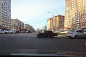 Авария дня. Лада седан - баклажан!