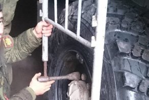 Они не смеются в цирке, им хватило "клоунов" в армии