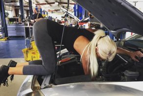 Мэлори Вудс - автомеханик и модель из США