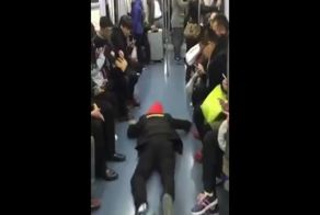 Как легко получить сидячее место в метро Китая