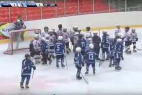 Детский хоккейный матч превратился в "натуральное месилово"