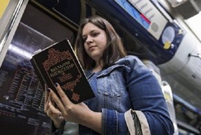 "Другой мир". Иностранцев поразили читающие в метро москвичи
