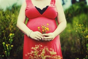 Прикинулась беременной и шиковала на декретные