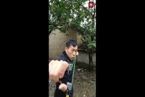 Один из самых быстрых стрелков из рогатки