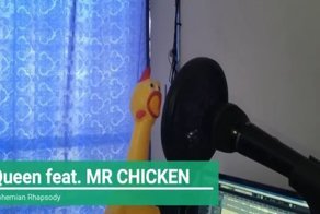 Резиновая кричащая курица спела "Богемную Рапсодию" Queen