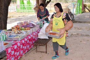 В Таиланде живет женщина с самыми большими руками в мире