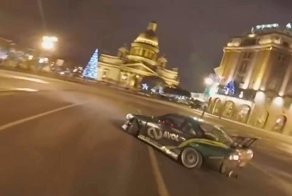 Красиво, но опасно! Дрифт в центре Санкт-Петербурга