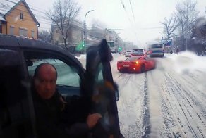 Притерлись с троллейбусом в Иркутске