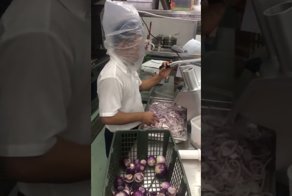 Как нарезать лук без слез