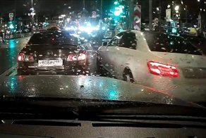 Санитар леса не пустил в ряд хама на Мерседесе