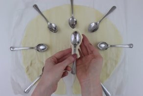 Слоеные ложки с красной икрой
